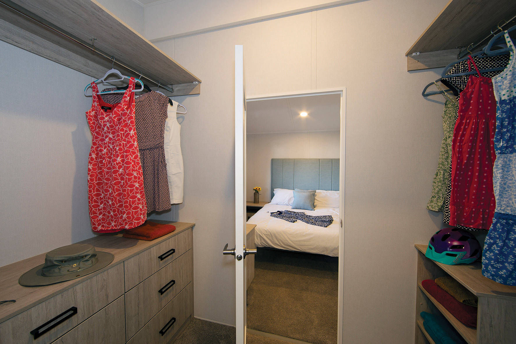 Delta Caravans Newbury Lodge Walk-in Wardrobe